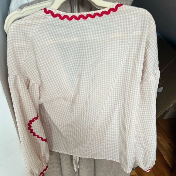 Lace front gingham beige top with heart pocket detail - Picture 5 of 8